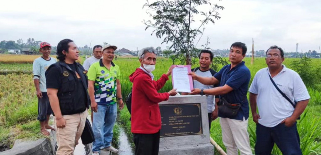 REHABILITASI SALURAN IRIGASI MUNDUK TEGEH ABAN SUBAK ABAN